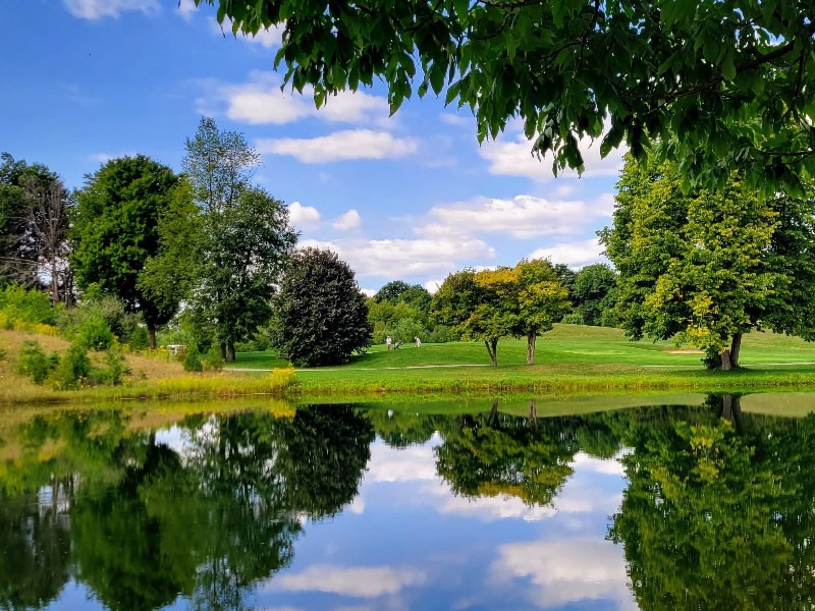 Burlington Springs Golf & Country Club