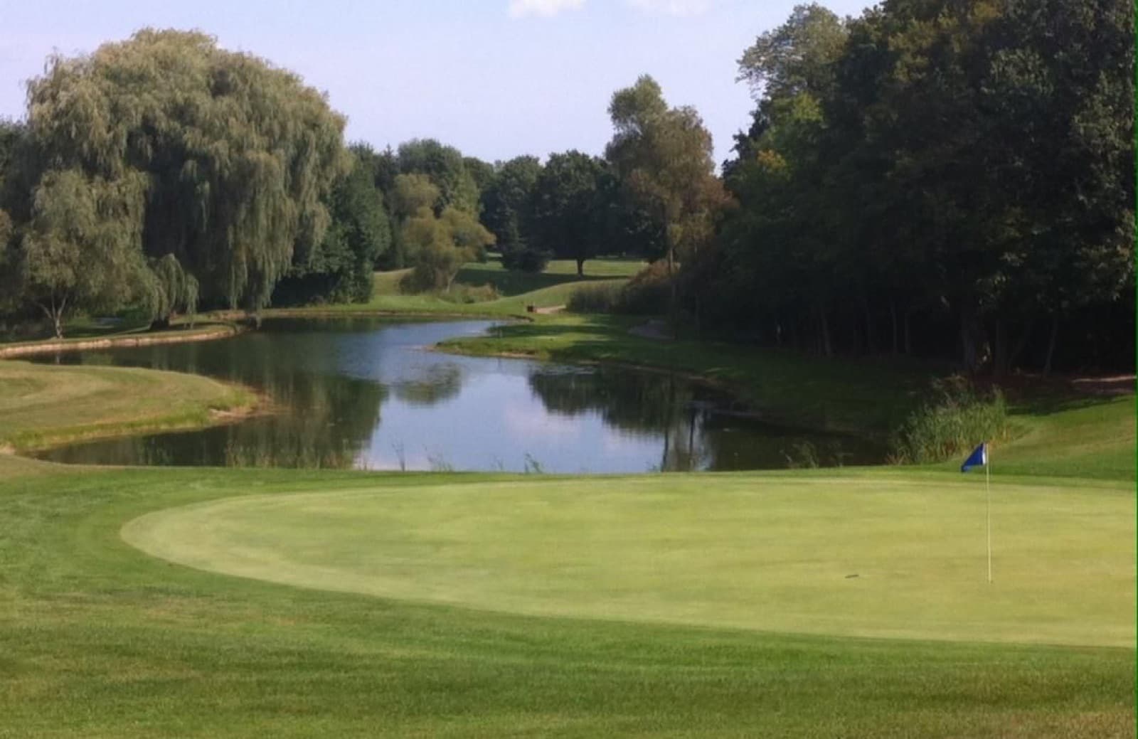 Llyndinshire Golf & Country Club